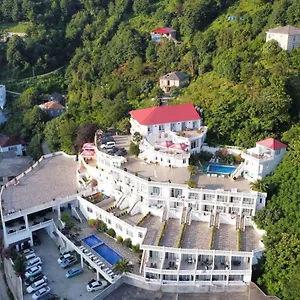Zura Palace Отель